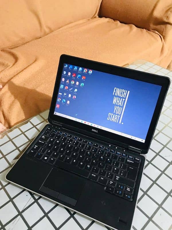 Dell Latitude Model E7240 | Core i5 generation 4th | 4Gb Ram 256 Ssd 0