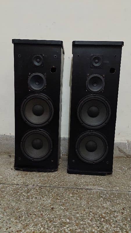 Amp  Technics SU-X840     YAMAHA  Speaker 8" 2