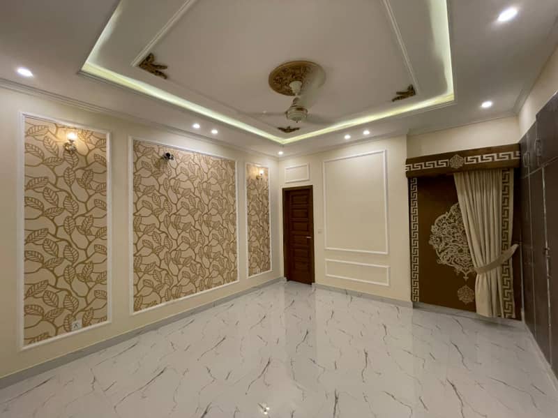 10 Marla Brand New Luxury House Available For Rent In Bahria Town Lahore. 2