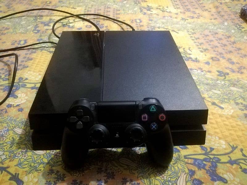 Ps4 500gb with 2 controllers 1