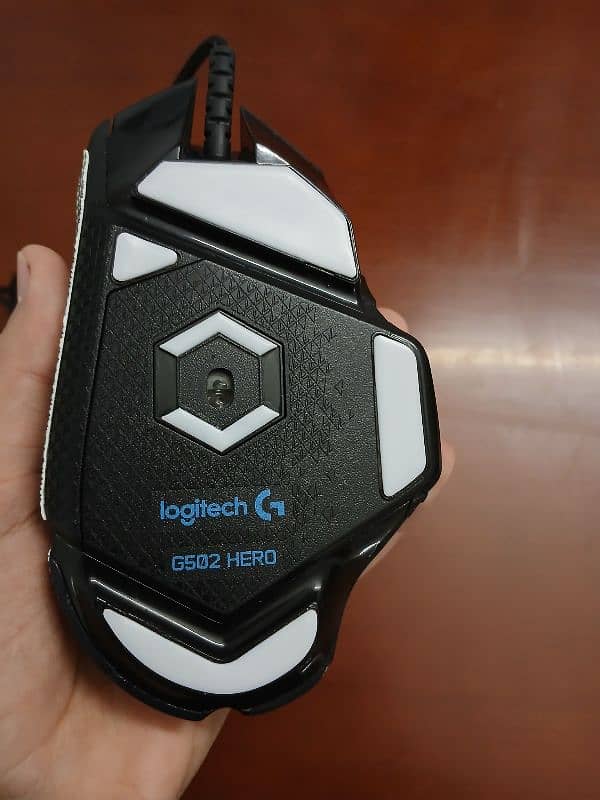 logitech g502 hero limited edition 4