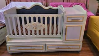 Baby bed For sale Looking like new