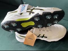 ASICS cricket spikes