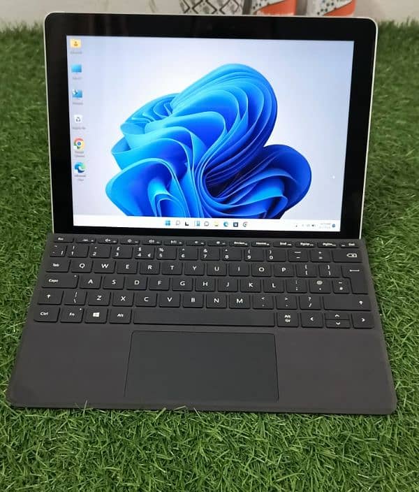 Surface GO 8GB 128GB 2k Touch Display New Condition 0