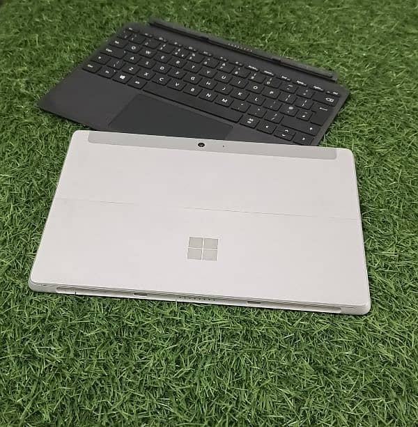 Surface GO 8GB 128GB 2k Touch Display New Condition 9