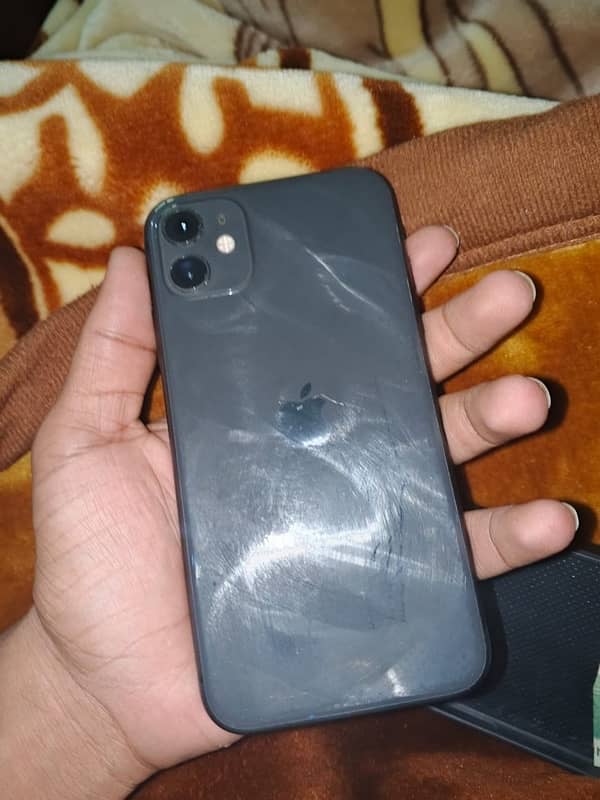 IPHONE 11  BLACK 2