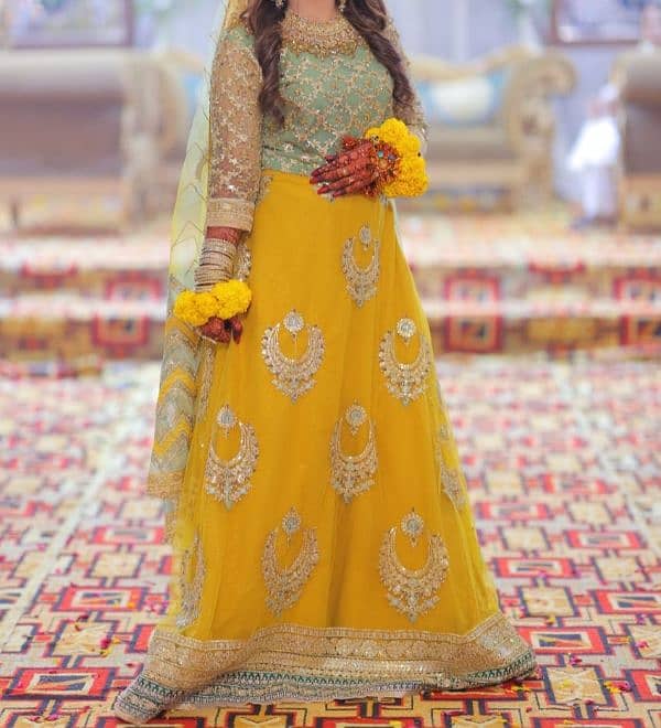 mehndi outfit 0