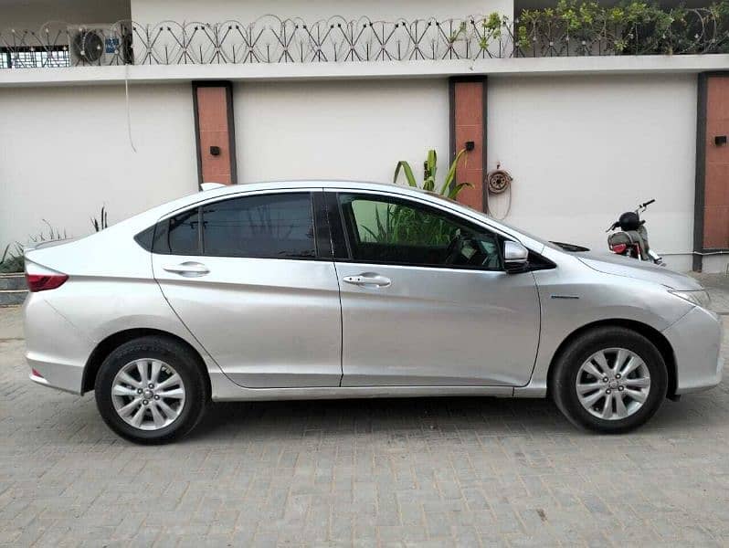 Honda Grace Hybrid 2014 1