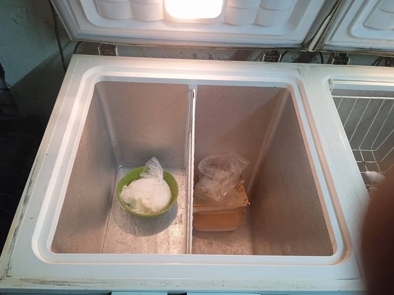 D freezer in GoOd condition (only srs buyer) 0