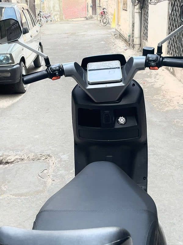 Orevo legend G5 contact 03336029444 electric scooty 8