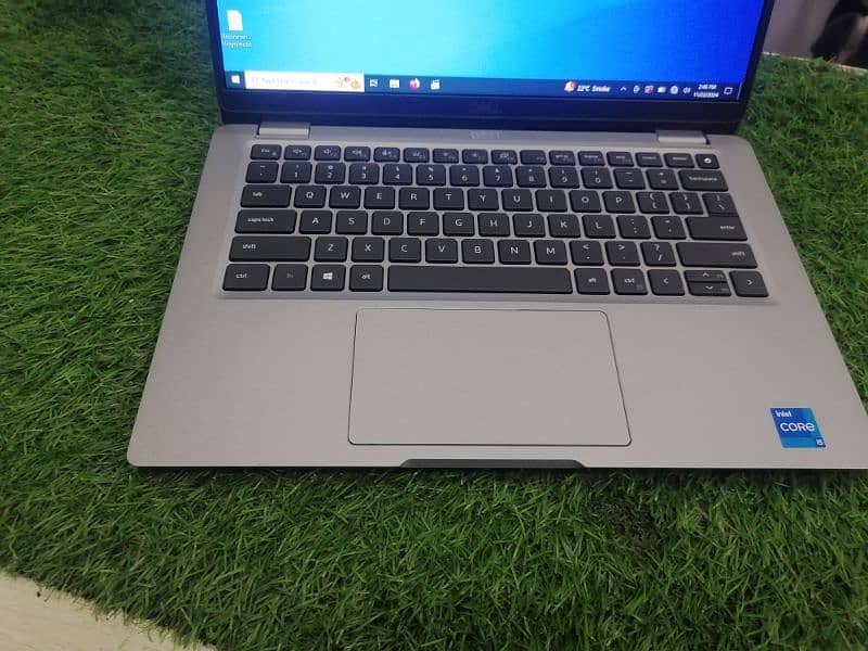 Dell 5310 i5 11th gen with glass less touch screen 2