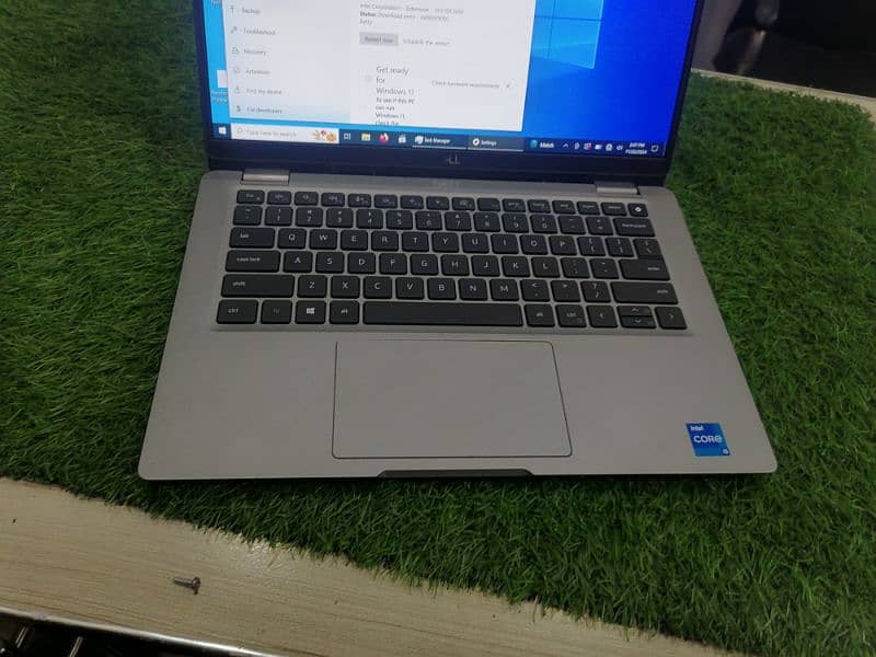 Dell 5310 i5 11th gen with glass less touch screen 10