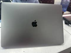 MACBOOK PRO 2017 15 INCHES