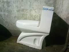 Toilet Comod for urgent sale