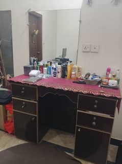 dressing table