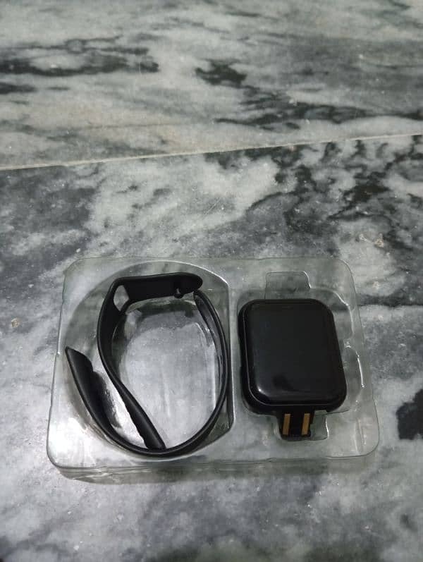 D13 smart watch battery timing good and condition A1 3