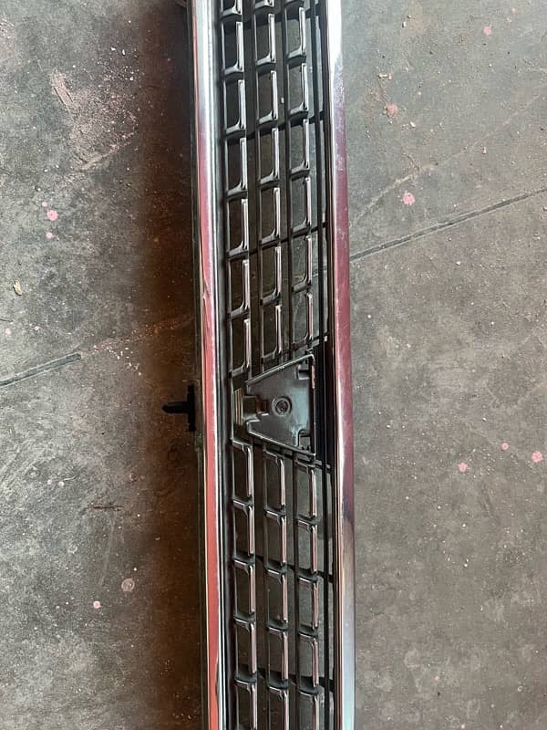 Front Chrome Grill original Corolla 1996-2001 GL model 1