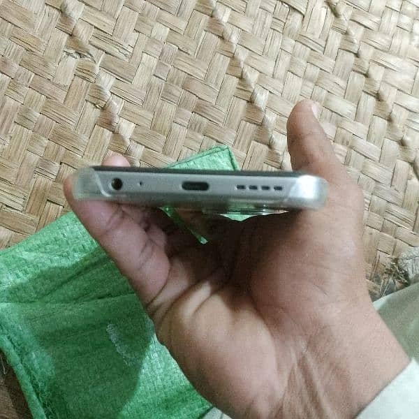 8.128. infinix 8