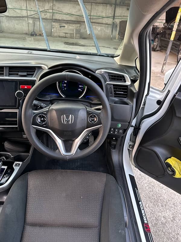 Honda Fit 2015 6