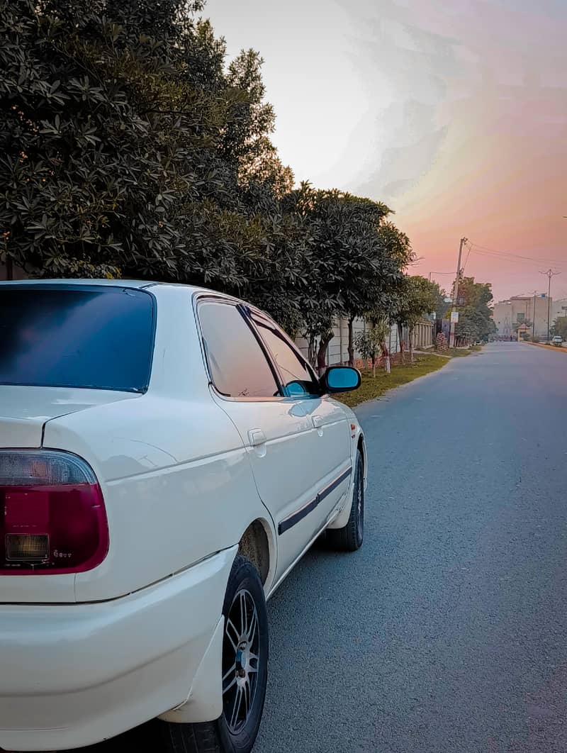 Suzuki Baleno 2005 JXR White Color 2