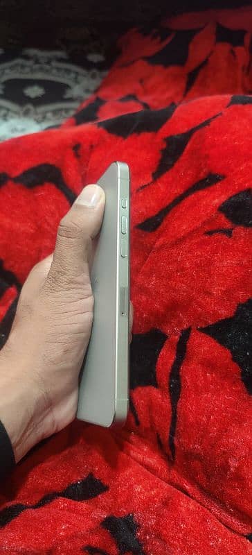 iPhone 15 pro max HK model PTA lash condition phone 4