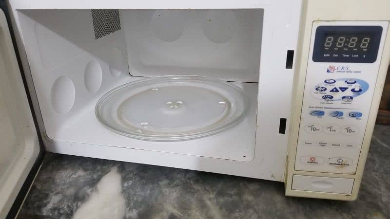 Microwave Oven. Nice Used Condition 2