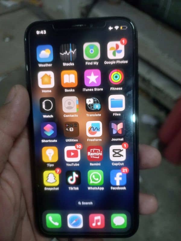 i phone xs condition 10/9 4