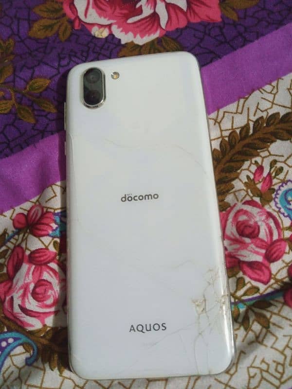 Aquos r2 non pta 64gb back crack Baki all okay hai 1