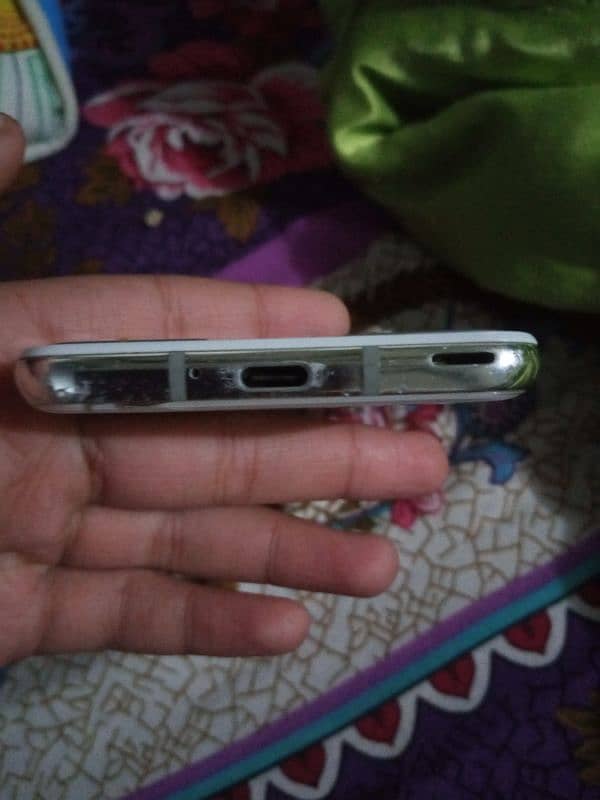 Aquos r2 non pta 64gb back crack Baki all okay hai 7