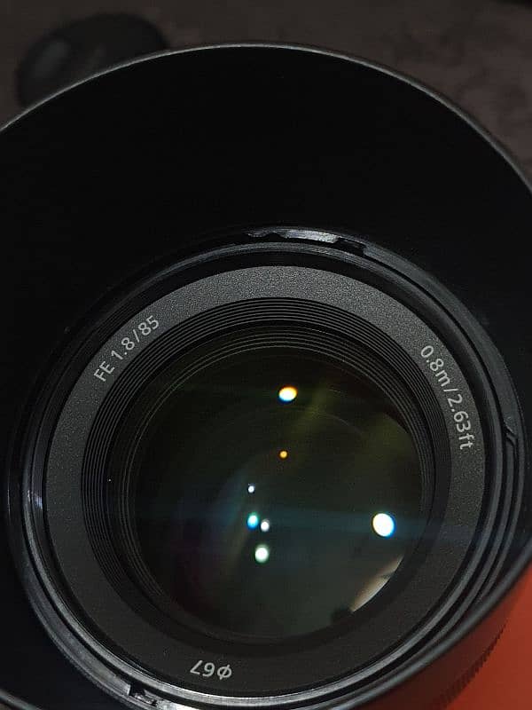 sony 85mm FE 1.8 like new 9/10 condition 1