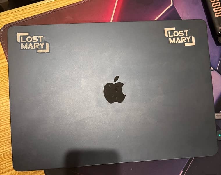 Macbook Air (15 inch) M2 8/256 1