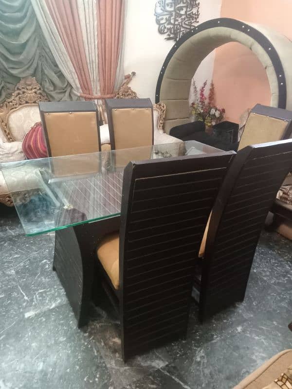 6 seater dining table 3