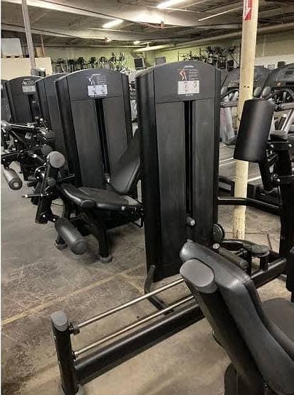 Gym Machines/ Equipment Life fitness 1