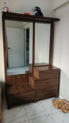 2 mirrors Dressing table