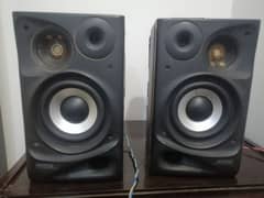 Kenwood speakers with Amplifier and Bluetooth