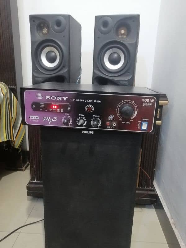 Kenwood speakers with Amplifier and Bluetooth 3