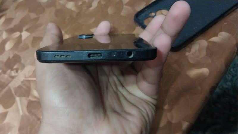 oppo f21 pro 5G back pai sheet lagi hui hai look as brand new 0