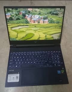 HP VICTUS 15 (10 by 10 condition)