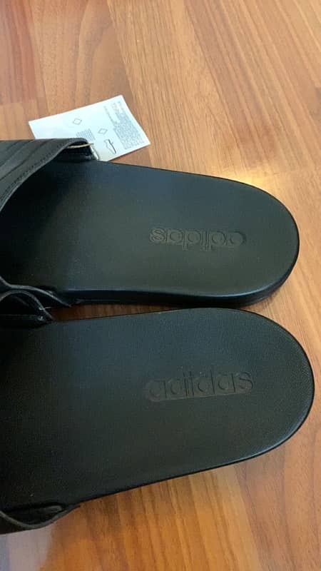 Brand new Adidas Original Adilette Comfort Slides/Slippers 2