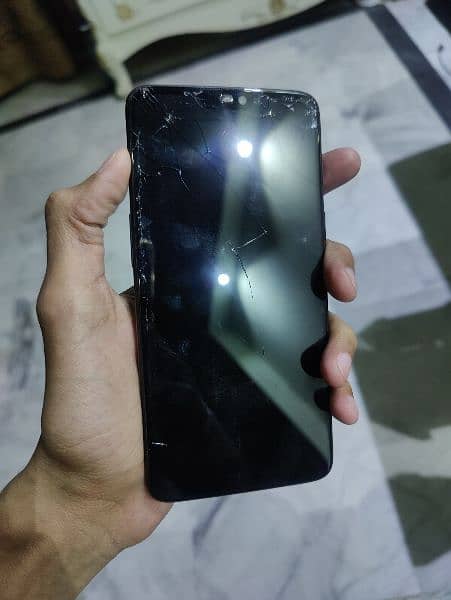 Oneplus 6 6/128 pta appr (glass + back broken) 2