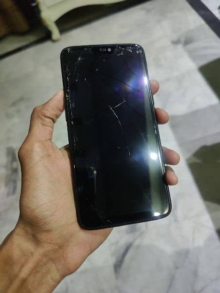 Oneplus 6 6/128 pta appr (glass + back broken) 8