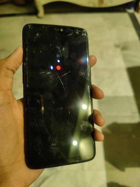 Oneplus 6 6/128 pta appr (glass + back broken) 9