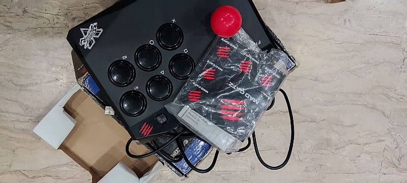 Madcatz Arcade Stick For PS3/4 PC 1