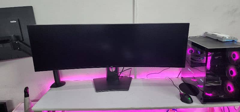 Dell 49" 5K curved Ultra wide Monitor Box with accessories 14