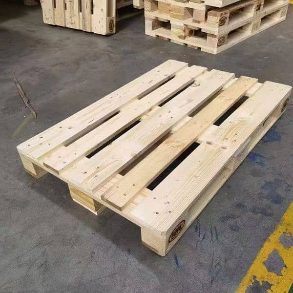 Plastic & wooden pallets in Pakistan - New & used storage pallets 1