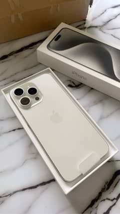 iPhone 15 pro max white 256 10/10