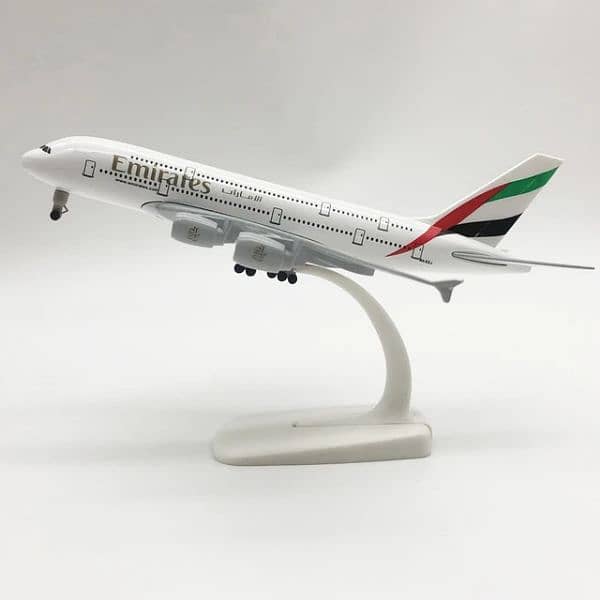 airplane model emrates a380 20 cm metal 1