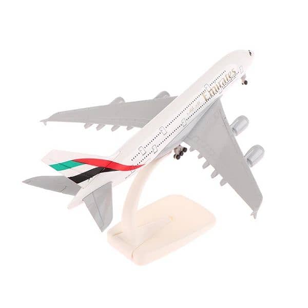 airplane model emrates a380 20 cm metal 2