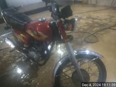 Honda 125 selling