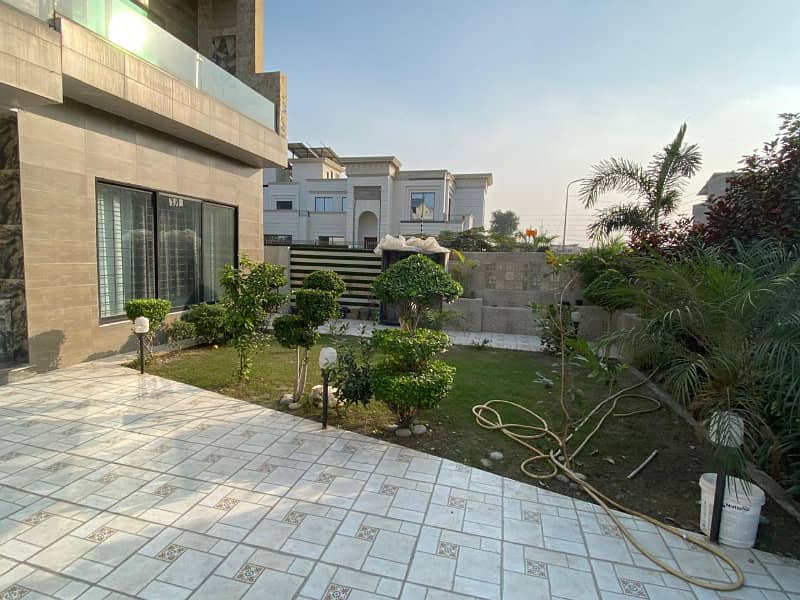 20MARLA DOUBLE STOREY HOUSE IS AVAILABLE FOR SALE AT PRIME LOCATION IN KHAYABAN-E-AMIN M BLOCK 1